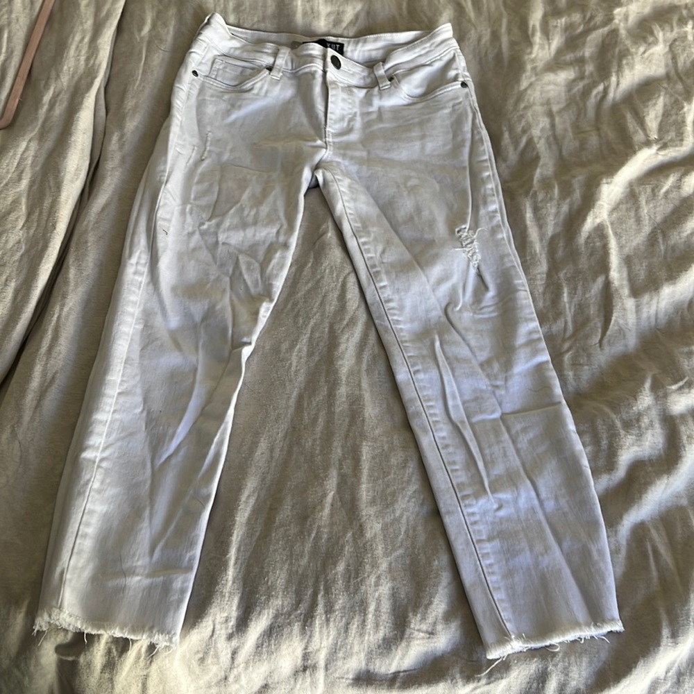 White skinny jeans with vintage rip detail